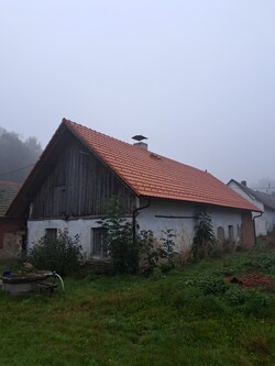 Oprava staven&iacute; pro trval&eacute; bydlen&iacute; v Pečet&iacute;ně