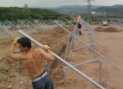 Výstavba fotovoltaických elektráren Elrail
